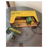 ERTL 1/16 Scale John Deere Baler Model 585