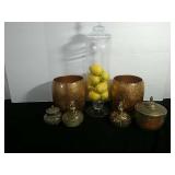 Assorted Bathroom Decor