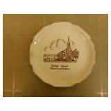 Plate-United Church, Mount Forest ON 22k Gold Rim Plate-United Church, Mount Forest ON 22k Gold Rim