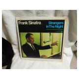 Frank Sinatra-Strangers in the Night