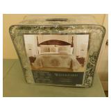 Waterford queen comfort set - new