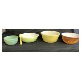 (4 PCS) VINTAGE MIXING BOWLS - 2 MARKED PYREX