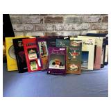 SELECTION OF 10 BOOKS COVERING ANTIQUE GLASSWARE