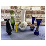 SELECTION OF 5 ASSORTED MINIATURE VASES INCLUDING