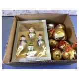 BOX LOT: CHRISTMAS ORNAMENTS - 4 GLASS,
