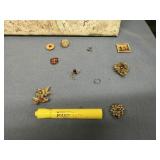 (8 PCS) ASSORTED MINIATURES & BROKEN JEWELRY