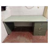 VINTAGE METAL SHOP DESK & 2 CHAIRS; HAS A  LOCKING