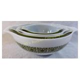 Lot of 4 Vintage Pyrex Nesting Bowls
