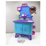 "Doc McStuffins" Get Better Check Up Center & +
