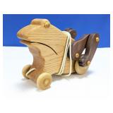 (1) Wooden Frog Pull Toy