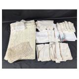 (1) Vintage Textiles and Linens Lot