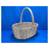 (1) Large Woven Wicker Basket with Handle