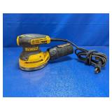 DeWALT DWE6423 Variable Speed Orbital Sander