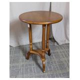 Vintage Round Wooden End Table w/ Turned Legs