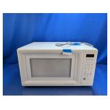 (1) GE Turntable Microwave Oven