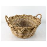 (1) Large Woven Basket with Handles