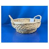 (1) Round Woven Basket with Handles