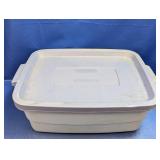 (1) Rubbermaid Roughneck Storage Tote