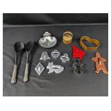 (13) Assorted Vintage Kitchen & Baking Items
