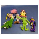 (6) Assorted Small Plush Toys & Mini Bag