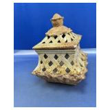 (1) Ceramic Lattice Lidded Pot