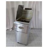 (1) Avantco Commercial Deep Fryer