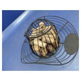 (1) Hat-Shaped Wire Cork Holder