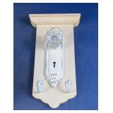 Vintage-Style Wall Plaque w/Glass Knob & Hooks