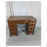 Traditional 7-Drawer Wooden Writing Desk