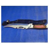 (1) Fixed Blade Hunting Knife w/ Sheath