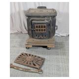 Cast Iron Wood Stove w/ Grate