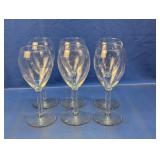 Clear Stemmed Wine Glasses