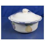 Pfaltzgraff Orchard Covered Casserole Dish