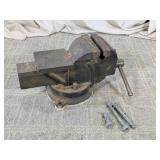 Heavy-Duty Swivel Base Bench Vise with Bolts