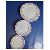 Gibson Floral Dinnerware Assortment