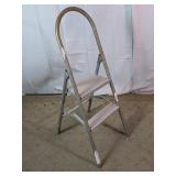 Folding Metal Step Stool with Handrail