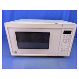 GE White 900W Countertop Microwave Oven