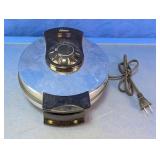 Oster Round Belgian Waffle Maker