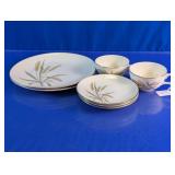 Cunningham & Pickett Wheat Spray Dishware Set