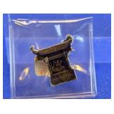 18K Gold Kazarsky Memorial Lapel Pin