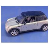 Maisto 1/18 Scale Mini Cooper Diecast Model Car