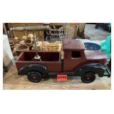 Wooden Ornament Truck W/ Telescope