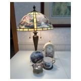 Thomas Kinkade Lighting and Collectibles Set Featuring Artwork