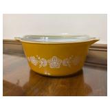 PYREX 2 1/2 Quart Butterfly Gold Casserole Dish
