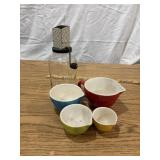Measuring Cups and Grinder