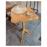 Small Wooden Pedestal Accent Table with Tripod Base