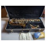 Bundy II The Selmer Company Saxophone with Case and Accessories