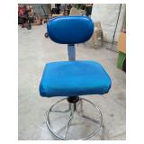 STATIONARY SWIVEL STOOL ADJUSTABLE HEIGHT