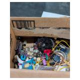 MISCELLANEOUS JEWELRY AND BEAD PIECES
