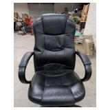 OFFICE CHAIR ON ROLLERS ADJUSTABLE HEIGHT